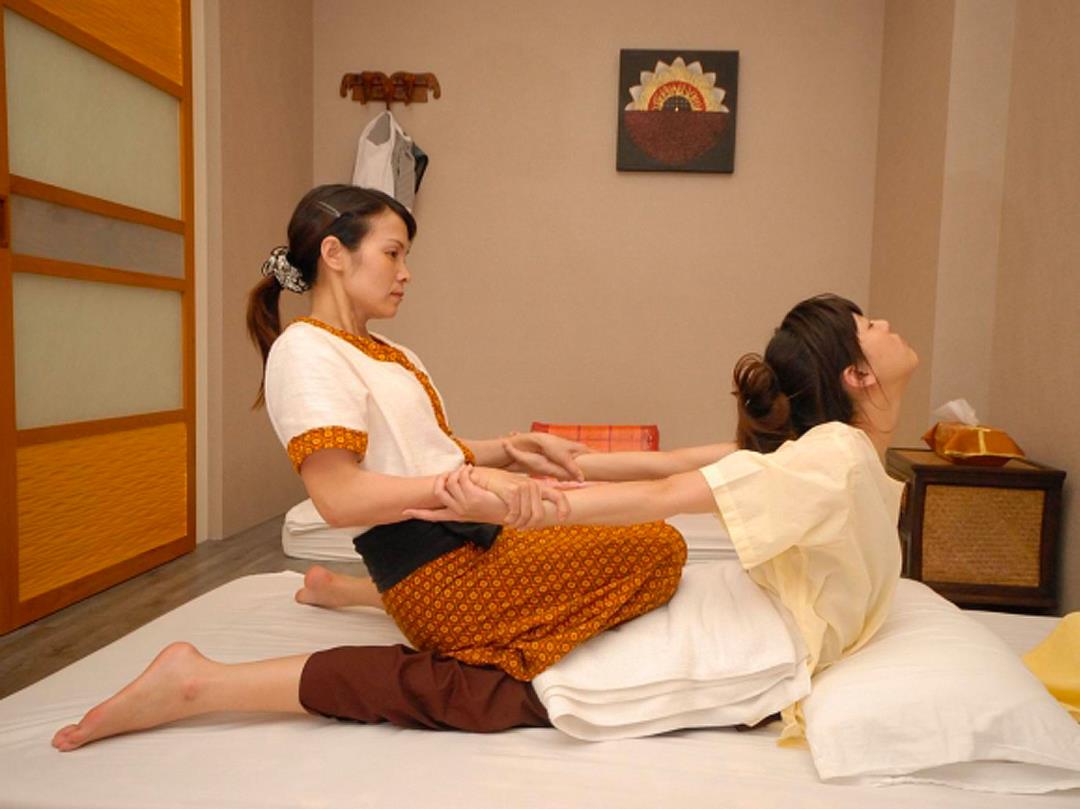 宜蘭礁溪泰棧複合式生活館/泰式按摩推薦/正宗泰式按摩/泰式舒壓/泰式古法推拿/泰式精油推拿/全身去角質/足浴按摩