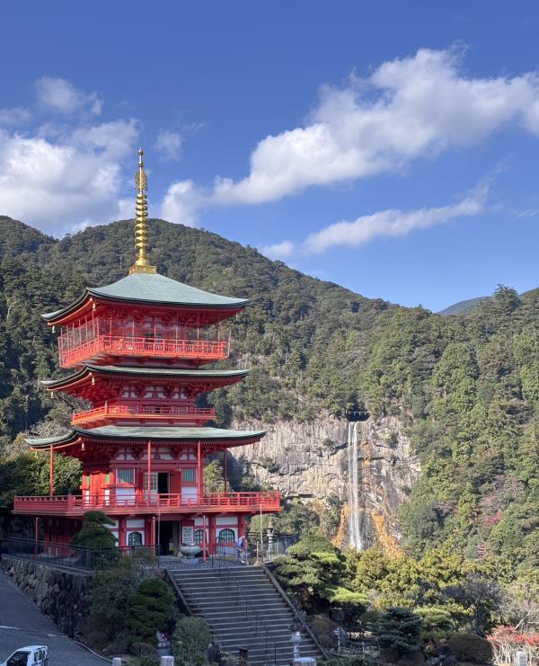 3/24、4/15 ﻿朝聖之路熊野三山 櫻花溫泉5日 高雄出發