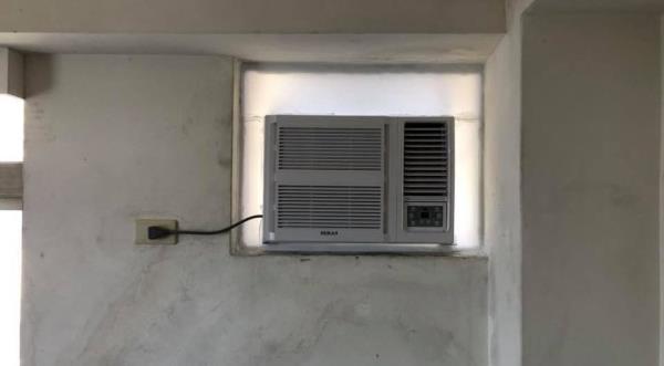 窗型冷氣機便宜好安裝，但是安裝前必須先設置好窗口及插座