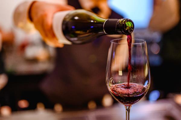 葡萄酒色、香、味有著多層次的饗宴，是品酒愛好者的首選酒品